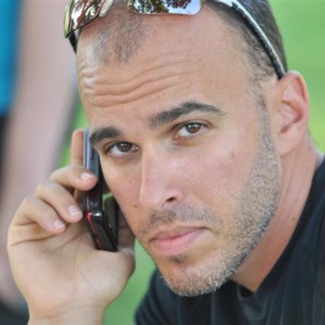 A Source שורש Customer