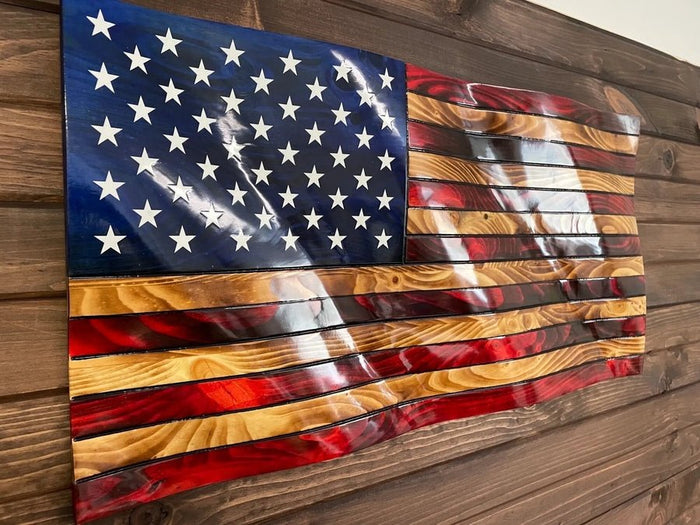 Drapeau Américain En Bois Ondulé Fait Main - Dimensions 20x37, Peint à La Main, Finition Glossy, Décoration Murale