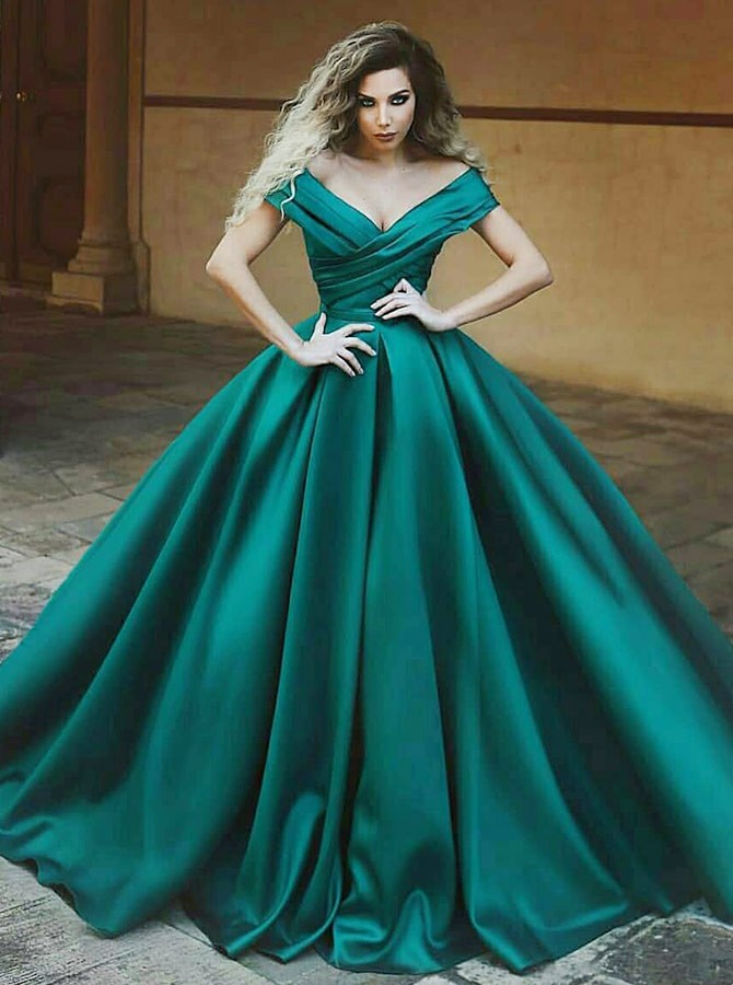 white christmas dresses Long Sleeves Ball Gown Quinceanera Dresses Lace Appliques