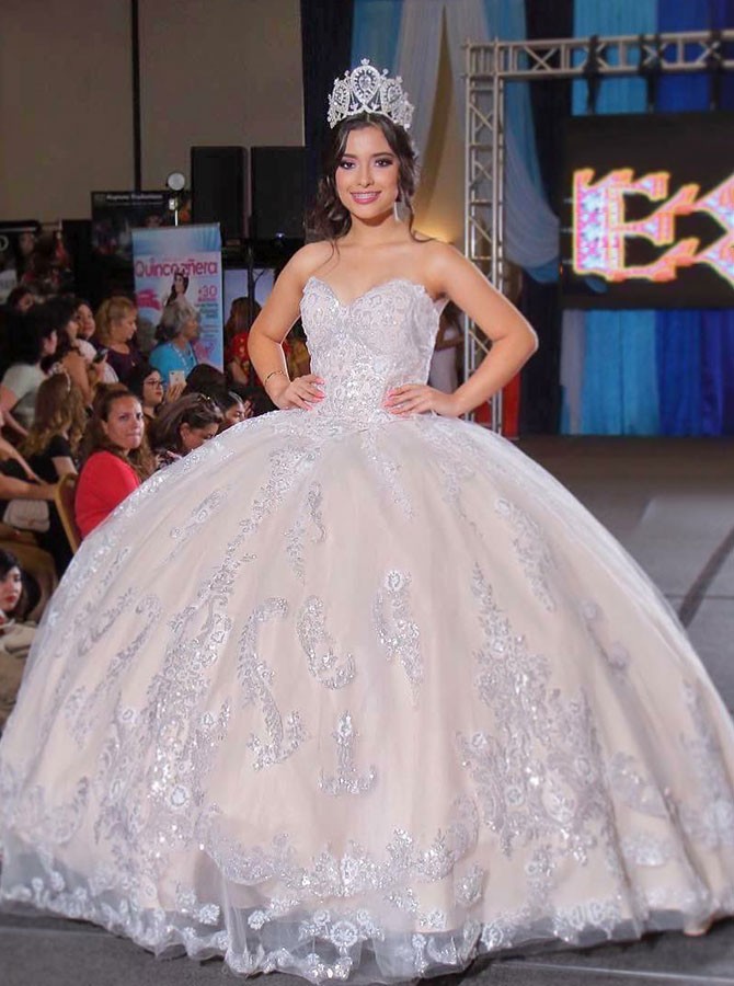 White Ball Gown Sweetheart Floor Length Quinceanera Dress with Appliques White Ball Gown Sweetheart Floor Length Quinceanera Dress with Appliques