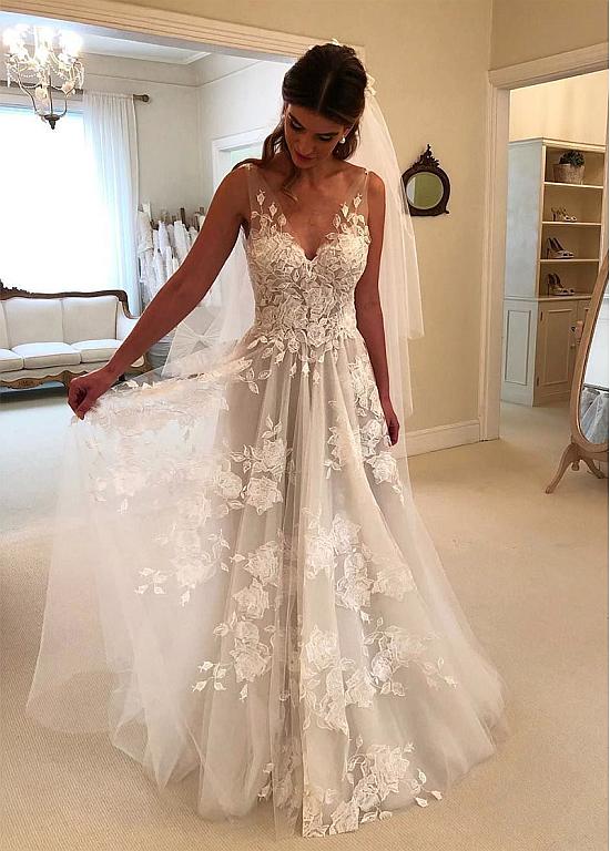 3d leaves applique lace v-neck wedding dress V Neck Wedding Dress 3D Leaf Lace Flower Appliques -